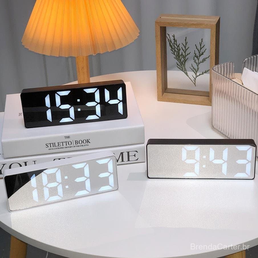 Ajudante De Sono Para Temporada De Férias : Despertador Digital LED – Brilho Ajustável