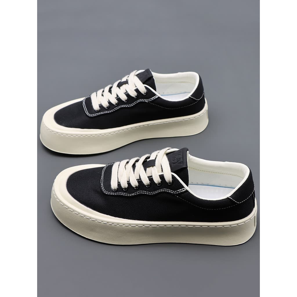 Sapatos de lona masculinos 2026 primavera outono novo estilo baixo-topo rendas sola grossa aumentando tênis casuais masc