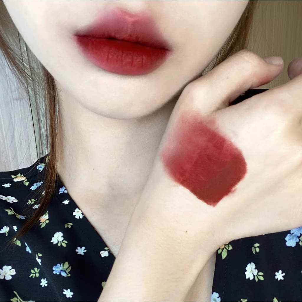 Plasma Red é tão triste!Akf Lip Mud m15 Pombo Sangue Vermelho Escuro Tia Vermelha Rainha Cor Amarelo Preto Batom Branque