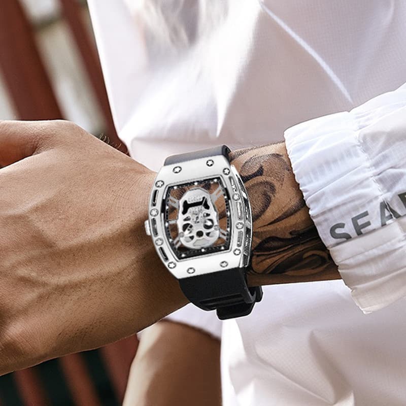 Relógio masculino em forma de barril com caveira cravejada de diamantes marca High-End oco relógio esportivo moderno