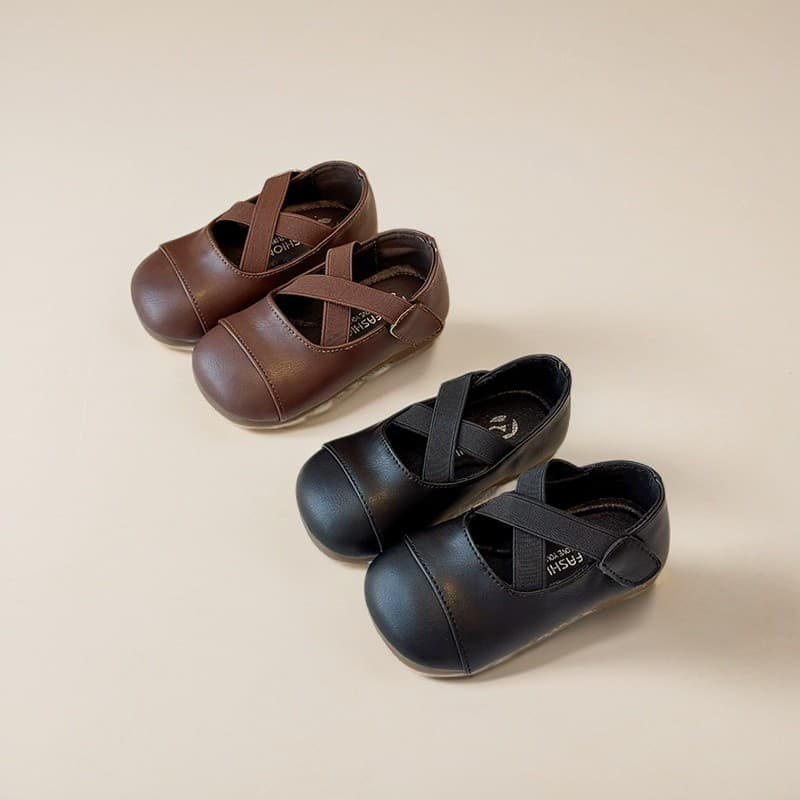 Meninas sapatos de couro 2026 primavera outono novo estilo crianças simples versão coreana cruz cinta bombas meninas sap