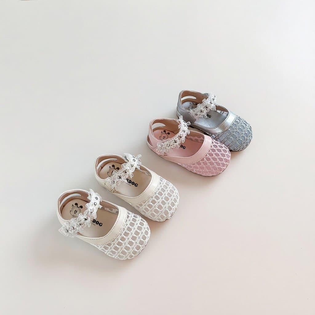 Crianças tecido oco boca rasa pequenos sapatos de couro 2026 primavera verão meninas moda sandálias meninas tecido respi