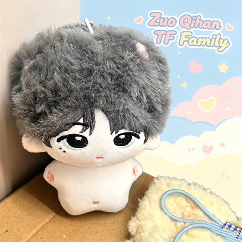 TF Family Zuo Qihan Boneca de Algodão Fofa de 10cm, Brinquedo de Pelúcia Chibi, Presente Colecionável para Fãs