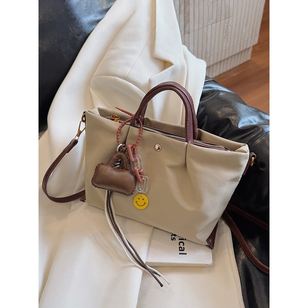 Saco de bolinho feminino saco do mensageiro 2026 novo estilo pequeno High-End Commuter bolsa leve à prova dwaterproof ág