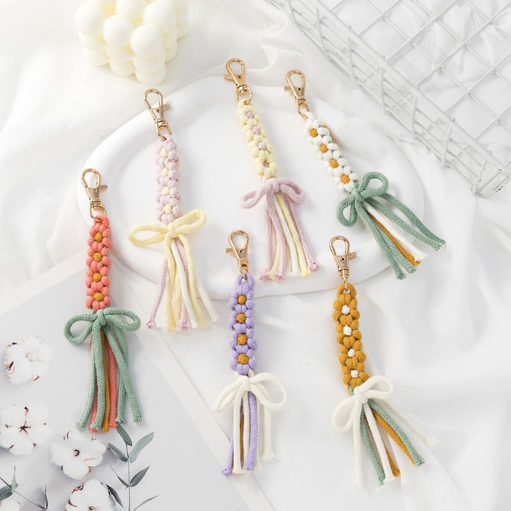 Pingente de chaveiro em forma de flor, acessório criativo nórdico, presente colorido com borla, novo, feito à mão com co