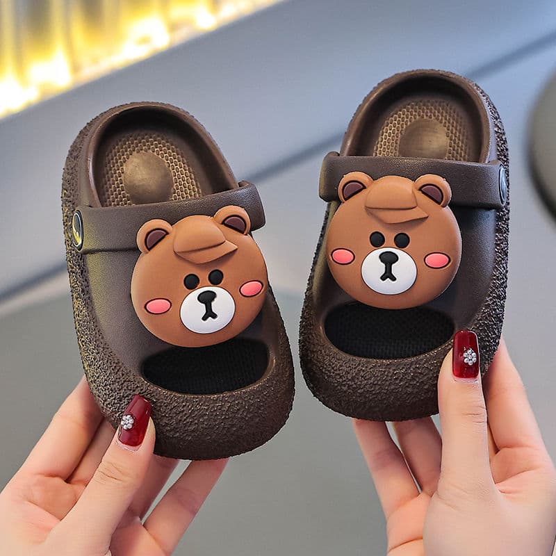 Crianças pequenas crianças buraco sapatos 2025 novo estilo verão dos desenhos animados bonito interior ao ar livre usar
