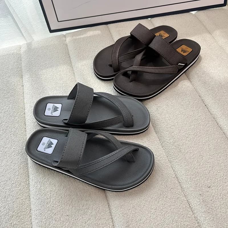 Solteiros europeus americanos!Elevador 83 Euros!EVA antiderrapante sola macia chinelos verão novo estilo masculino praia