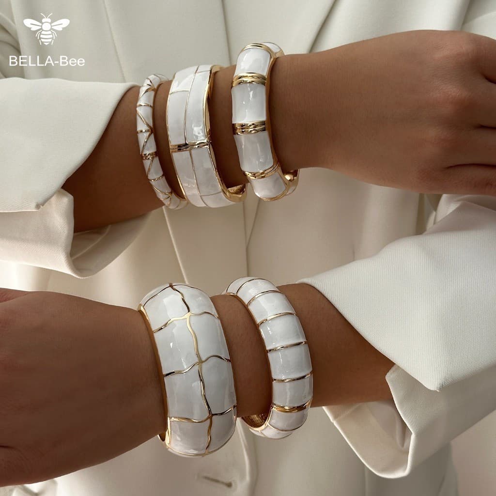 BELLA-Bee Y2K Pulseira com Pingente Irregular de Esmalte Branco Vintage, Acessório de Moda para Festa Feminina LUTI