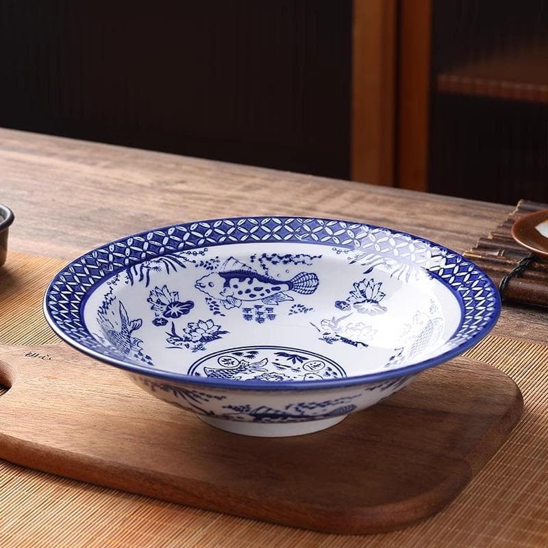 Tigela de macarrão redonda de cerâmica comercial, estilo retrô, azul, branco, porcelana, macarrão cozido, carne, macarrã