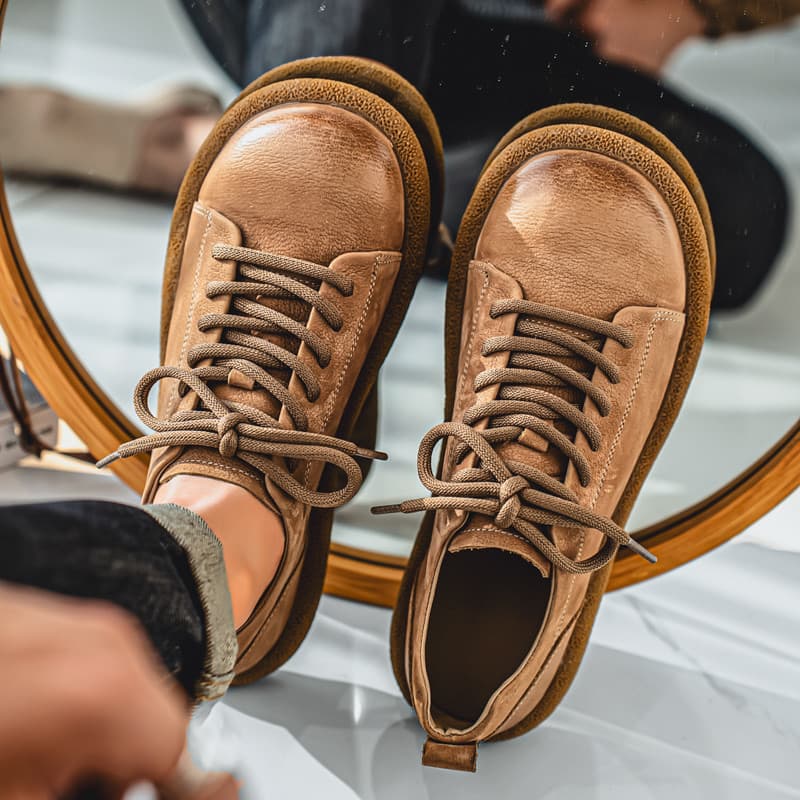 Primeira camada de couro sapatos masculinos High-End Retro couro genuíno grande dedo do pé Derby sapatos de sola grossa