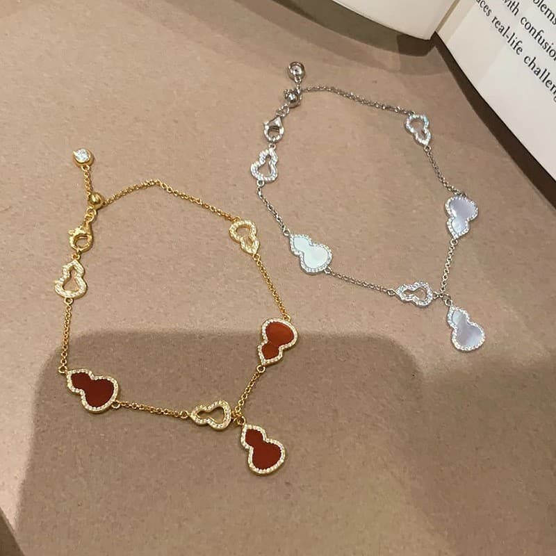 Estilo branco luar branco Fritillaria cabaça pulseira 2026 ágata vermelha pequena cabaça mão jóias