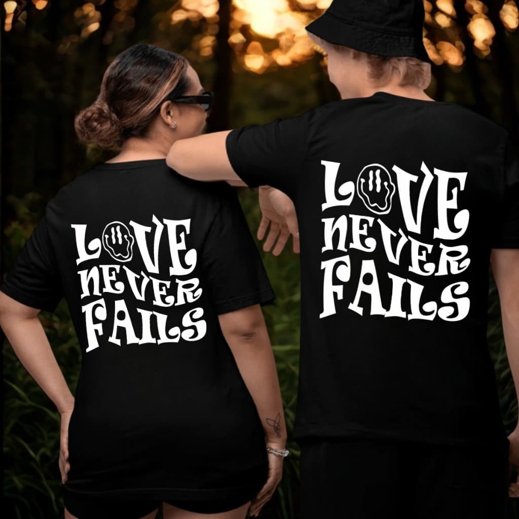 Kit 2 Camisetas Casal Algodão Frase O Amor Nunca Falha Fofo Minimalista Confortavel Oversized