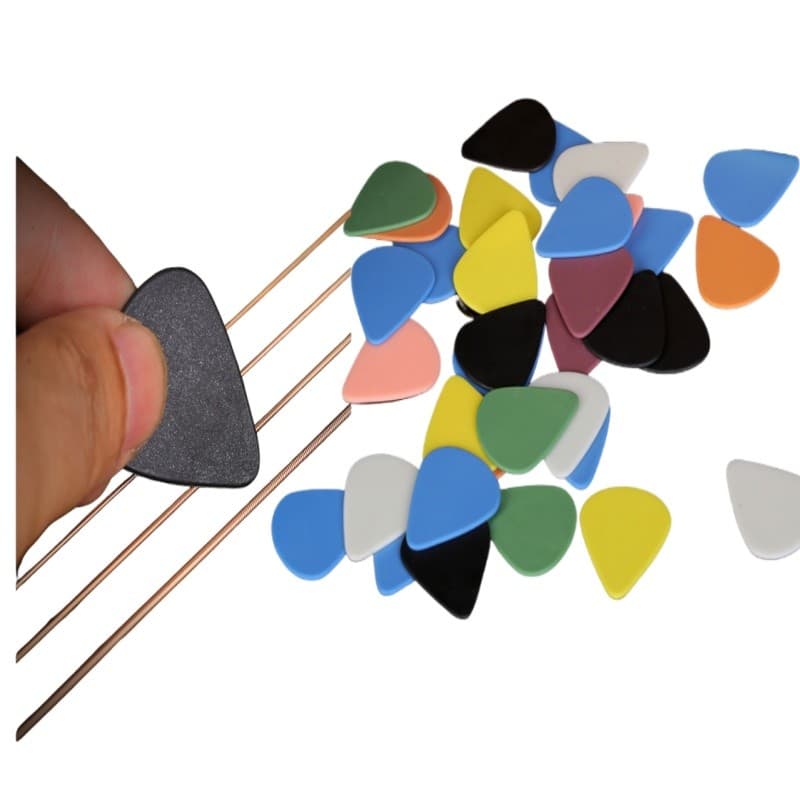 100 Palhetas De Guitarra Para Ukulele Baixo Elétrico , Material Durável , Pás Sólidas/Coloridas , Leves , Acabamento Lis