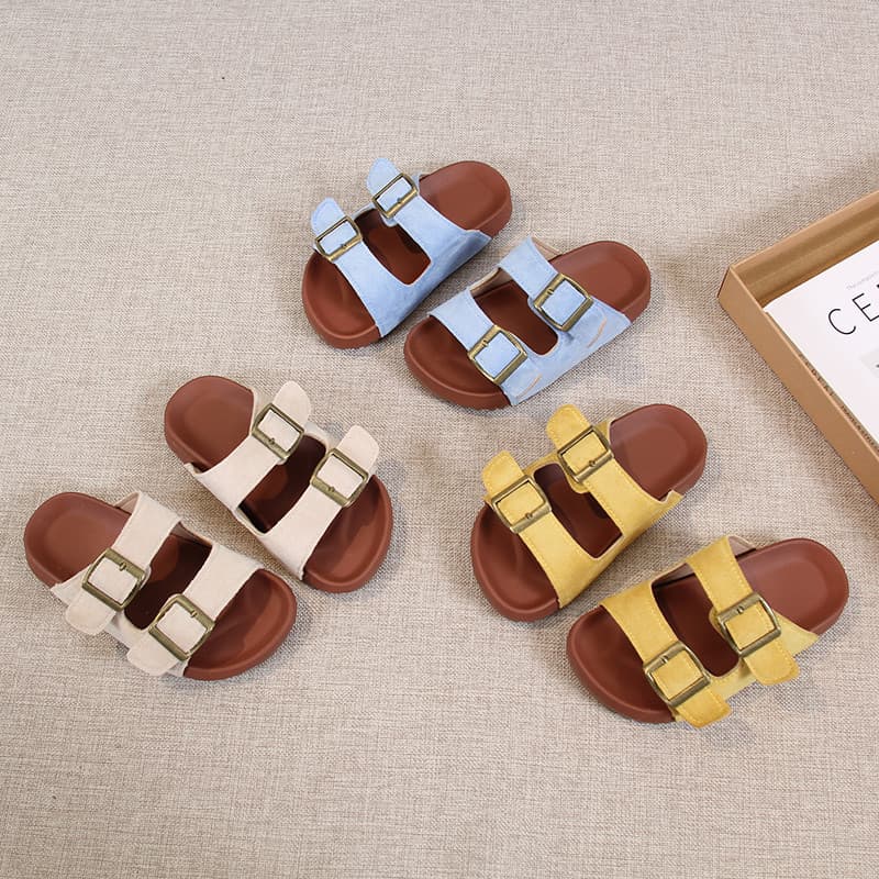 Meninas sandálias chinelos 2025 verão novo estilo sapatos infantis meninos chinelos de sola macia casa ao ar livre médio