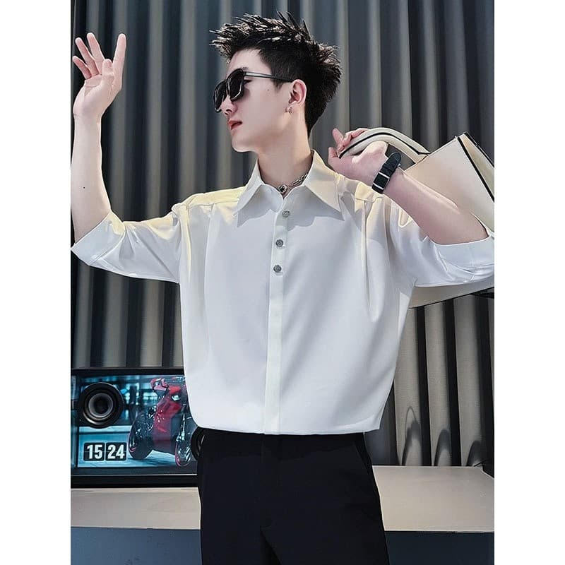 Camisa masculina branca de manga curta Design verão Street Wear gelo seda Drape Casual camisa de manga três quartos All-