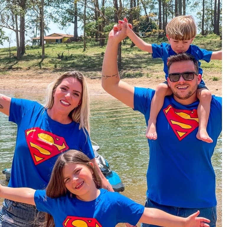 Camiseta Feminina e Masculino Personalizada Adulto e Infantil Superman Royal
