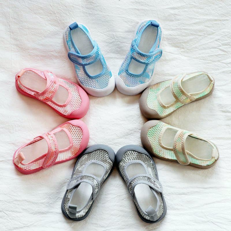 Meninas Baotou sandálias verão jardim de infância sapatos internos crianças casa sapatos meninos sapatos Net malha respi
