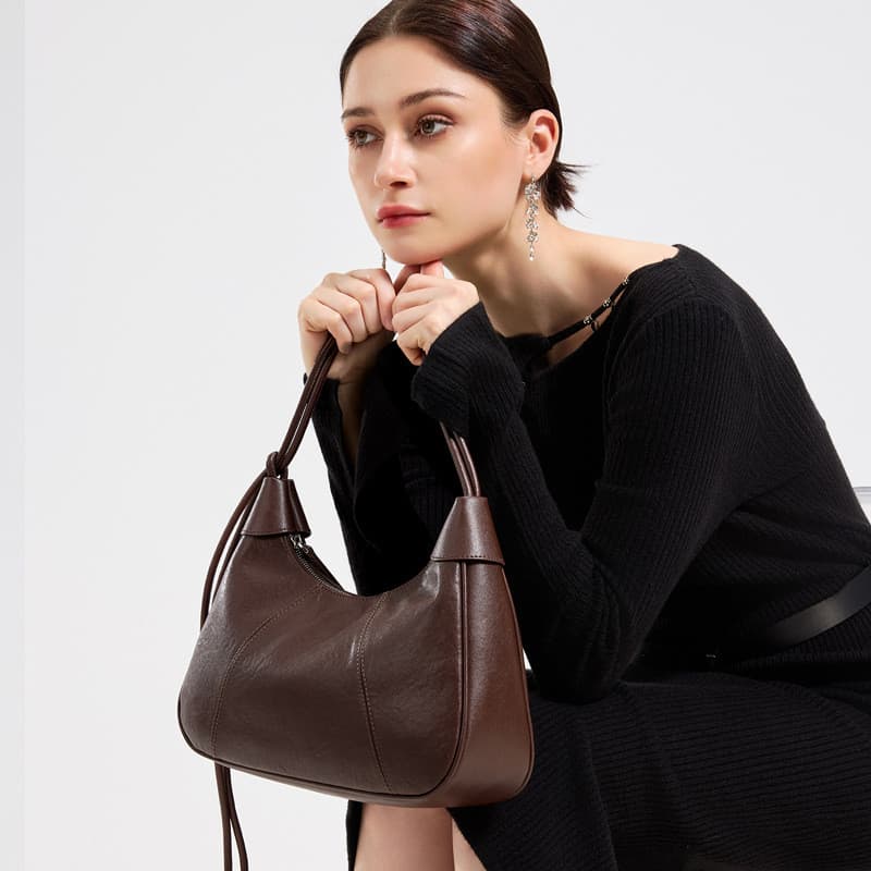 Francês MKDN2026 novo estilo cor sólida bolsa feminina couro genuíno All-Match Casual elegante grande capacidade Croissa