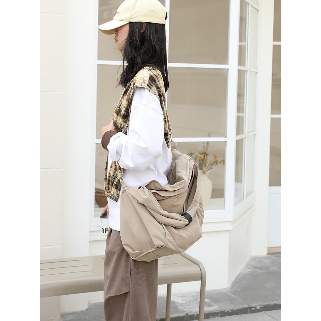 Versão coreana Bolsa Tote de pano de Nylon literária feminina All-Match leve bolsa mensageiro de um ombro estilo preguiç