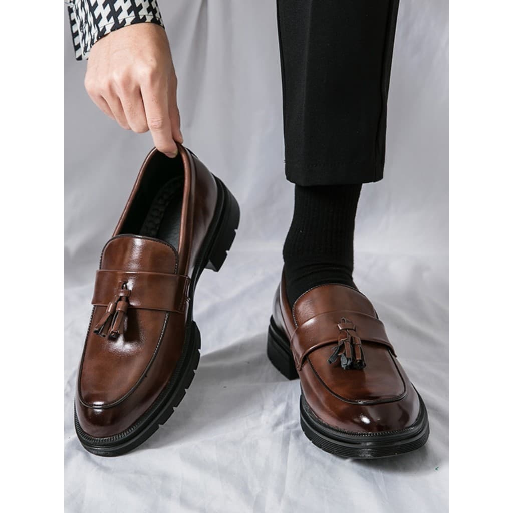 Sapatos de couro masculino verão preguiçoso mocassins de um Pedal mocassins ervilhas sapatos juventude combinando terno