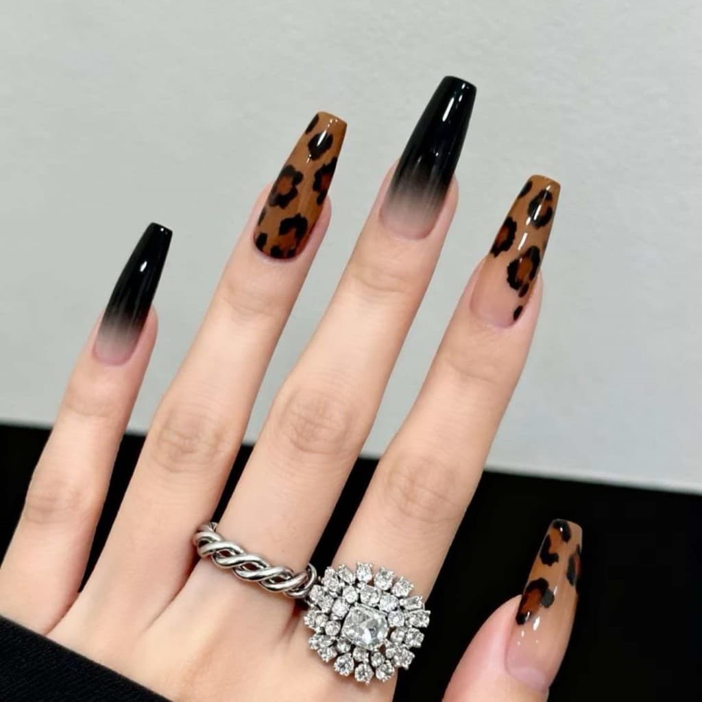 Usando armadura estudante preto gradiente leopardo impressão vestindo armadura High-End sentimento legal menina temperam