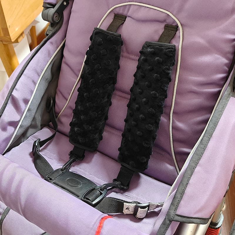 Almofadas de ombro para cinto de segurança de carrinho, proteção segura para a pele do bebê, ferramenta útil para carrin