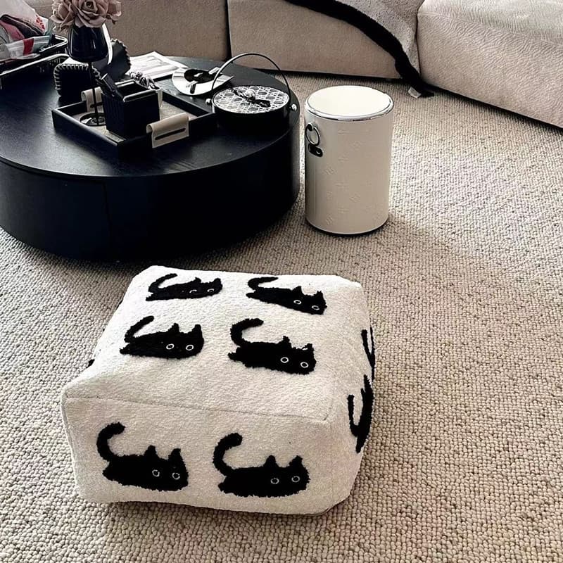 2026 novo estilo sala de estar coto Tatami pequeno gato preto pelúcia casa Futon almofada produtos para casa removível l