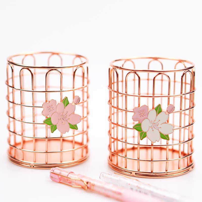 Sakura Rose Metal Porta-canetas de grande capacidade Luz requintada Estilo luxuoso Pincel de maquiagem Tubo de armazenam