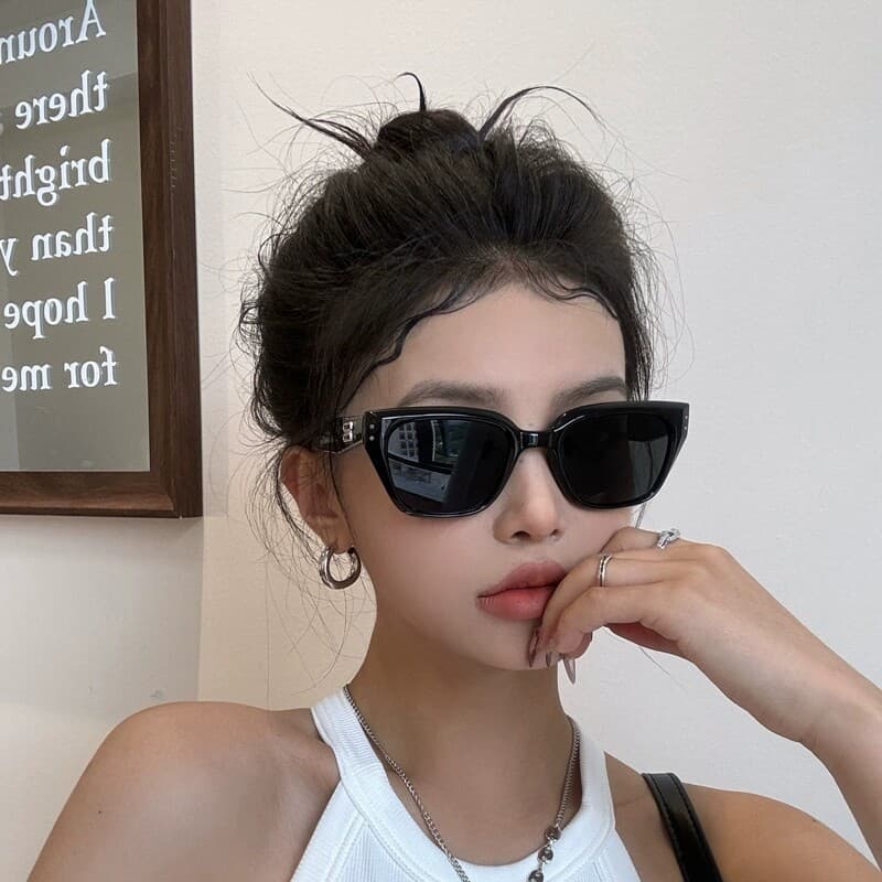 Óculos Praia Verão Óculos de Sol Feminino Proteção UV400 Óculos de sol olho de gato feminino High-End rosto pequeno 2025