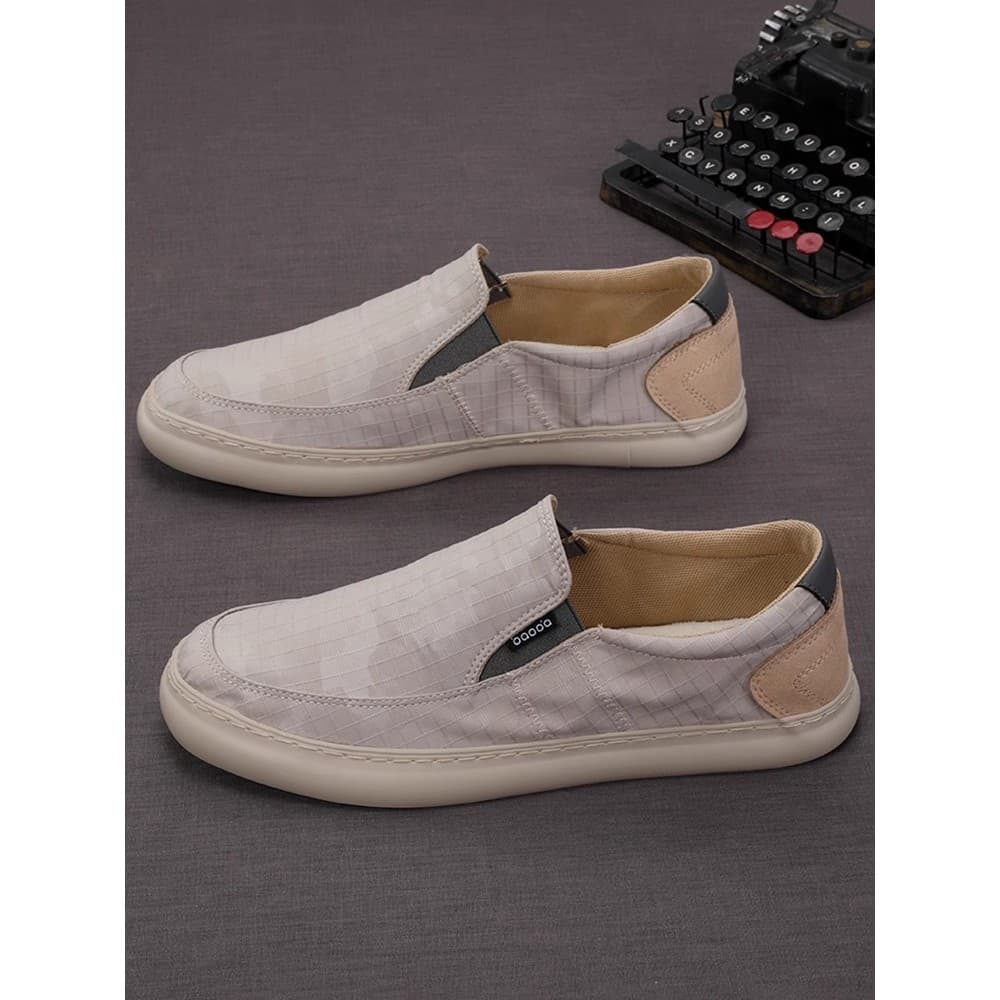 Sapatos masculinos verão novo estilo baixo-Top respirável sola macia All-Match preguiçoso deslizamento em tênis casuais