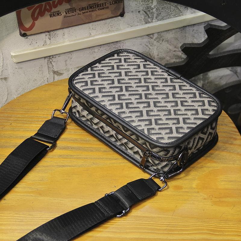 Nova bolsa de ombro masculina pequena bolsa quadrada versão coreana bolsa masculina Casual moda mensageiro bolsa de ombr