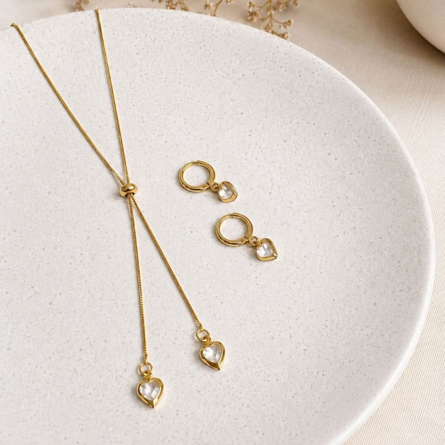 Conjunto Colar e Brinco Gravatinha Coração Cristal Banhado a Ouro 18k