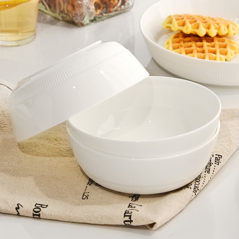 Tigela de arroz de porcelana de osso branco puro 2026 novo estilo tigela de macarrão conjunto de tigela doméstica em rel