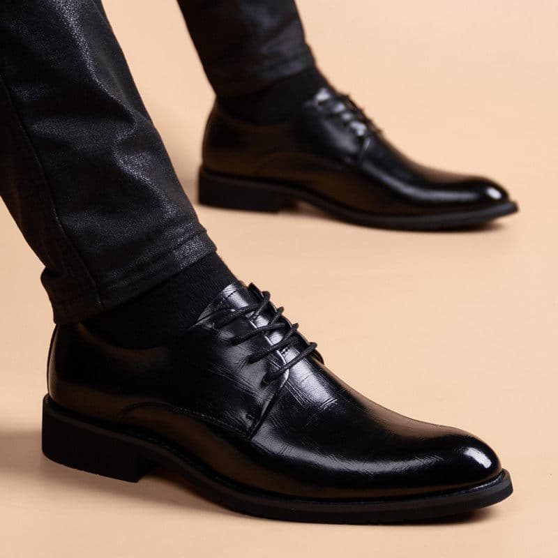 Sapatos de couro de negócios masculinos couro genuíno na moda juventude Formal Wear apontou Toe Casual masculino versão