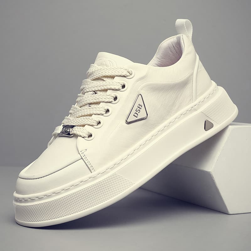 Sapatos masculinos de couro genuíno 2026 novo estilo branco Toe camada de couro respirável All-Match sola grossa aumenta