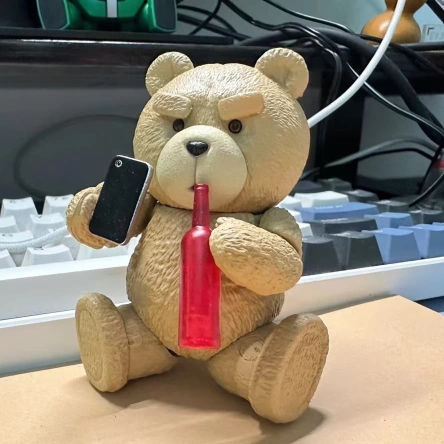 de comércio exterior: Boneco articulado TED2 Dirty Talk Bear, modelo em caixa, ursinho de pelúcia estilo Ya