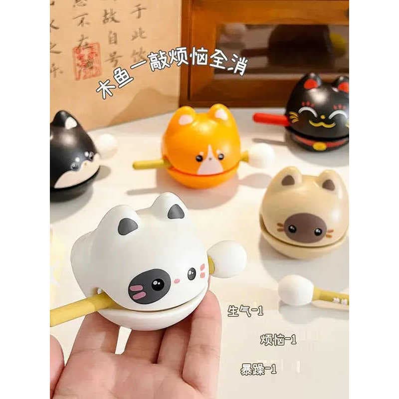 Muyu bater descompressão gato sorte masculino alemão pequenos ornamentos brinquedo mesa posição de trabalho estabilidade