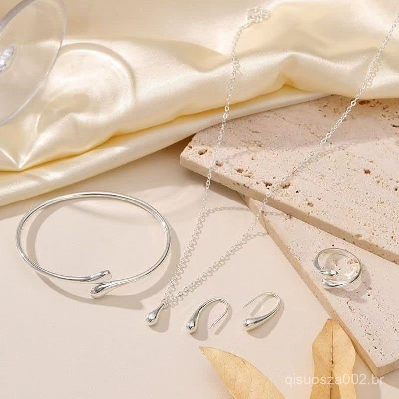 Kit 4 Joias Conjunto Colar Pulseira Anel Brinco em Aço Inoxidável Dourado/Prata Anti-Alergico Minimalista