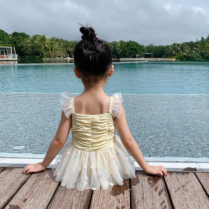Crianças maiô 2026 novo estilo meninas de uma peça bonito princesa menina bebê gaze saia moda férias roupa de banho