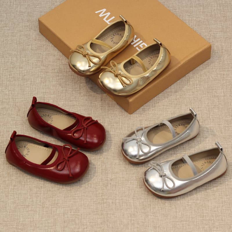 Meninas sapatos de couro 2025 primavera outono novo estilo médio grande crianças meninas sapatos de princesa sola macia