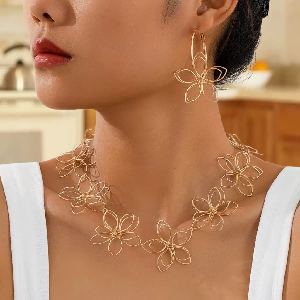Conjunto de Colar e Brincos Femininos com Padrão Floral Oco, Banhado a Ouro 18K e Prata 925 SSR7 9JPI