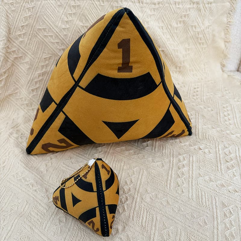 Quinta personalidade quatro lados dados travesseiro pingente brinquedo de pelúcia Anime bidimensional almofada periféric