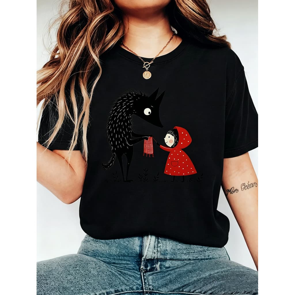 Camiseta Feminina 100% algodão Ilustração Fofa de Estilo Conto de Fadas Chapeuzinho Vermelho e Lobo Mau