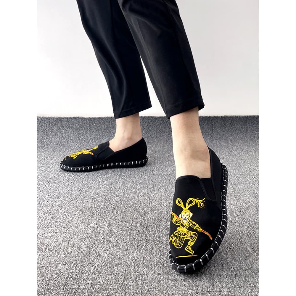 Verão novo estilo velho pequim sapatos de pano masculino sola macia não cansado bordado um Pedal artesanal resistente ao