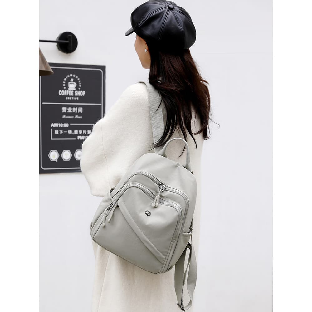 Mochila feminina 2025 novo estilo náilon viagem leve mochila grande capacidade Commuter saco de escalada ao ar livre est
