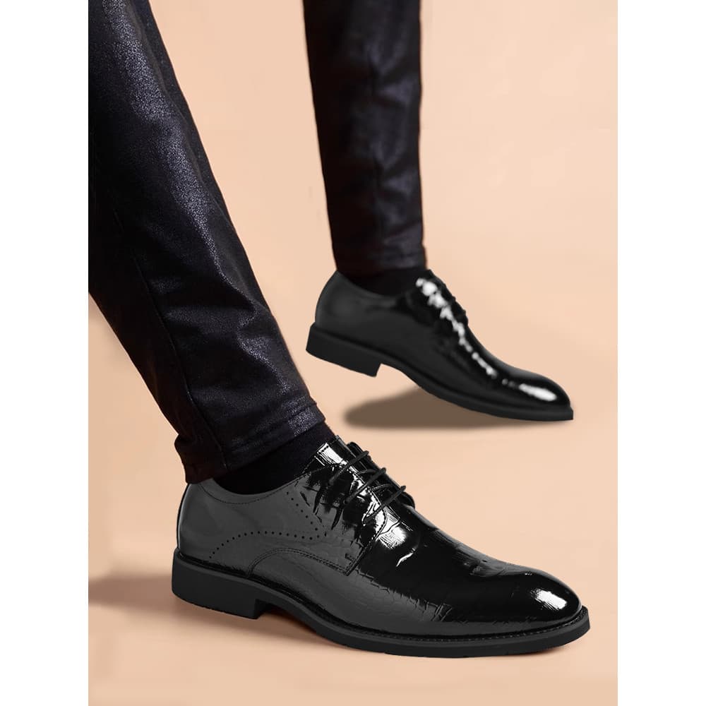 Primavera outono sapatos de couro masculino 2026 couro brilhante versão coreana negócios Formal Wear na moda couro genuí