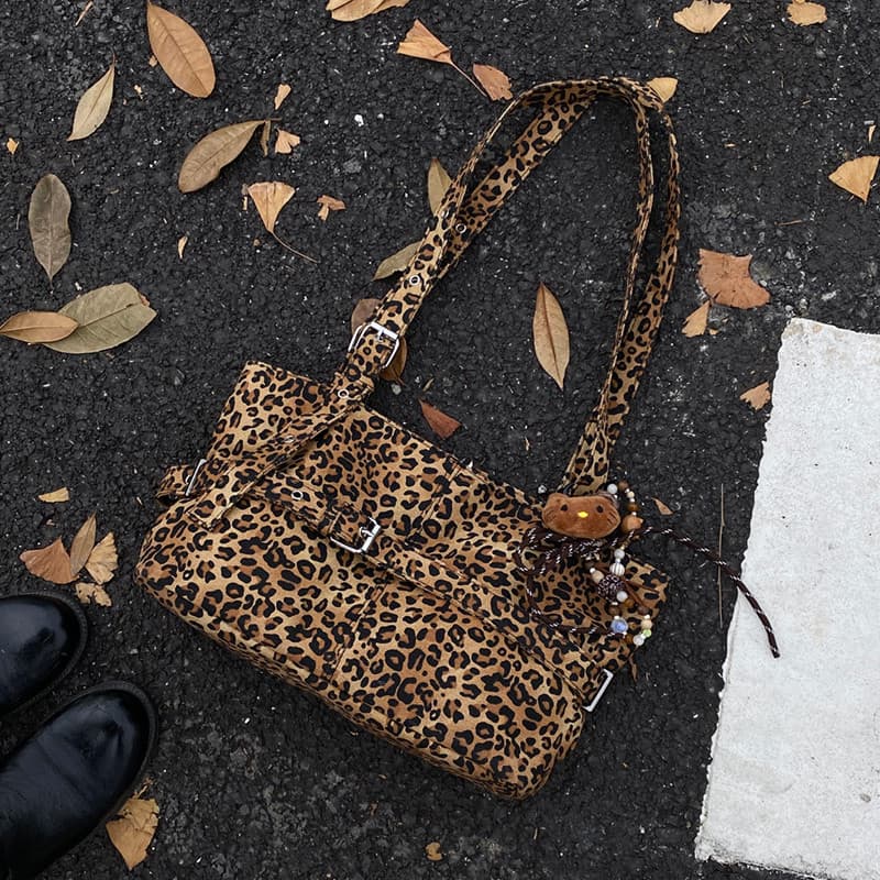 Casual grande capacidade leopardo impressão saco feminino 2025 novo estilo leve All-Match Commuter bolsa de lona solta s