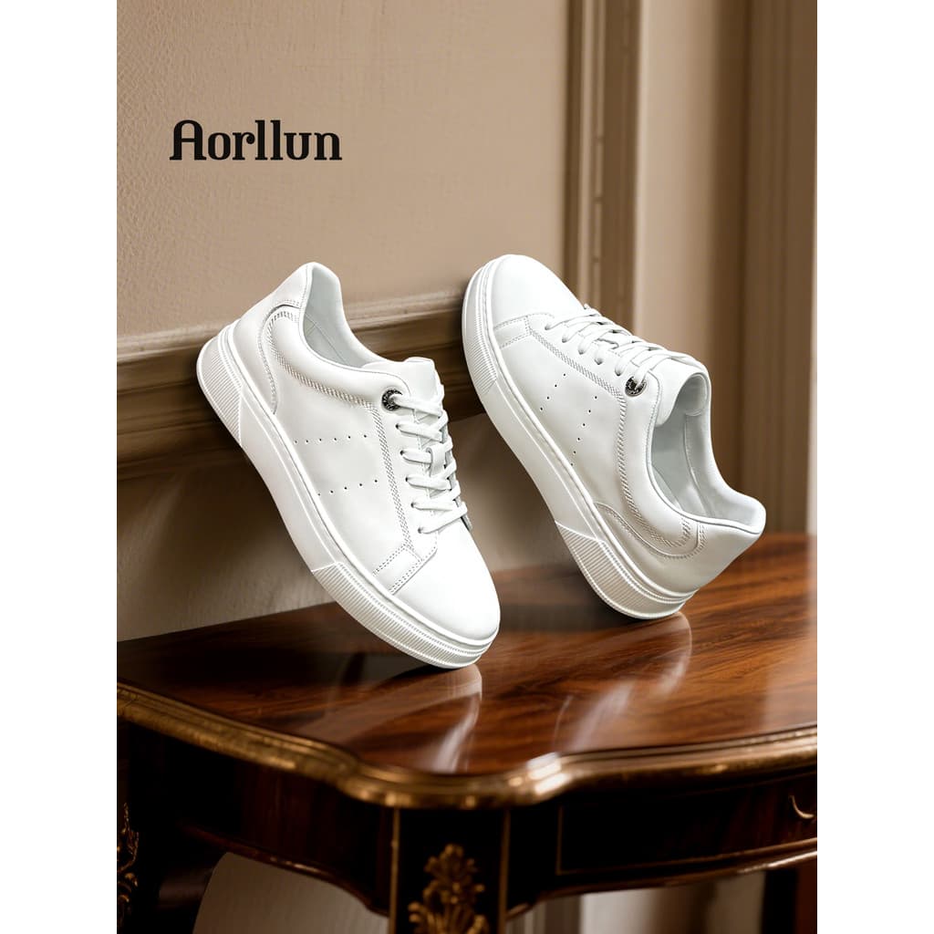 Sapatos brancos pequenos estilo masculino 2026 novo estilo primavera sapatos masculinos de couro genuíno tênis brancos a