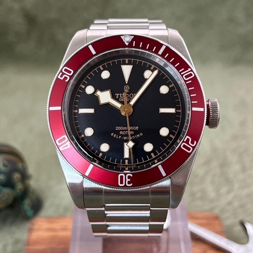Tudor Tudor Biwan Série 79220R Pequena Flor Vermelha 41 Relógio Diâmetro Esportes Lazer