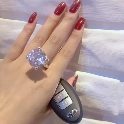 Influenciador pequeno anel de diamante chaveiro carro requintado simples pingente feminino ins estilo High-End pingente